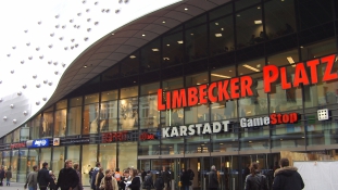 Terrorfenyegetés miatt zárva marad a nagy bevásárlóközpont Essenben