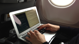 Nem mindenki vihet fel mostantól laptopot a repülőgépekre