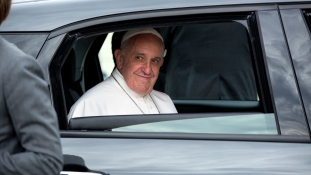 Ferenc pápa: ha nem az embereket szolgálja, tönkreteheti őket a technológia