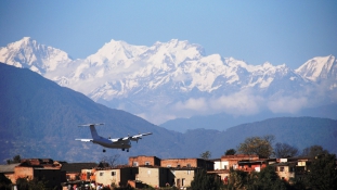 Leopárdriadó Katmandu repülőterén