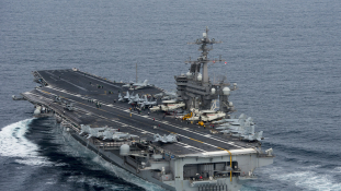 Csapásmérő amerikai flotta tart Észak-Korea felé