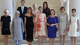 First gentlemannel bővült a first ladyk tábora a brüsszeli NATO-csúcson