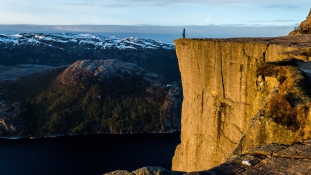 Több száz turista jelent meg egy norvég faluban a Google Maps hibája miatt