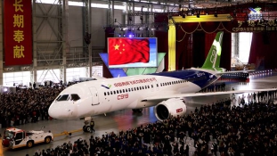 Felszállt az első korszerű, saját gyártású kínai utasszállító repülőgép
