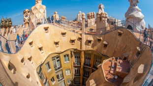 A turizmus nagyobb probléma Barcelonában, mint a munkanélküliség