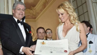 Montenegrói hercegnek adta ki magát egy olasz férfi, hogy befolyásos emberekkel találkozzon