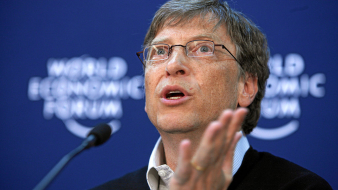 Bill Gates szerint migránsügyben túl nagylelkű Európa