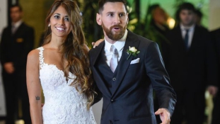 Gyerekszerelemből álomesküvő – Lionel Messi megházasodott (videó)