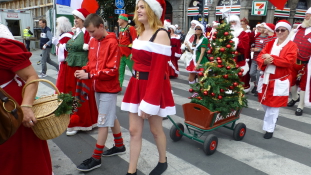 Mikulás-világtalálkozó tengeri fürdőzéssel Koppenhágában – videó