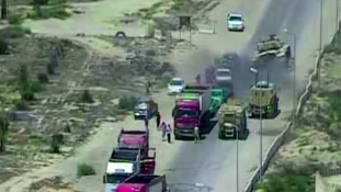 Áthajtott az egyiptomi tank az öngyilkos merénylőkön – videó