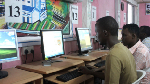 Elment az internet Szomáliában, vergődik a biznisz