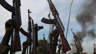 Súlyos harcok Dél-Szudánban, szorul a hurok a lázadók nyakán