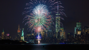 Tűzijáték a függetlenség napján New Yorkban – videó