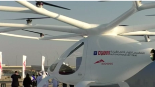 Pilóta nélküli repülő taxi Dubajból – videó