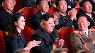 Díszünnepség Észak-Koreában a hidrogénbomba tiszteletére – videó