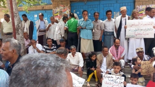 Már egy éve egy fillért sem keresnek – élet Jemenben a háború alatt