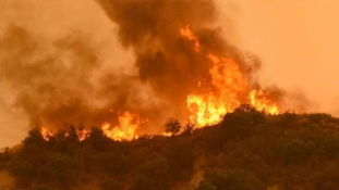 Tűzvész Kaliforniában, legkevesebb tíz halott – videó