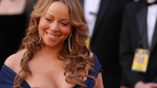 Egykori testőre szexuális zaklatással vádolja Mariah Carey-t – videó