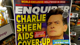 Charlie Sheen 13 éves gyerekszínésszel szexelt forgatás közben?