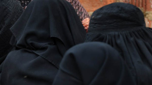Megint nőknek öltözve támadtak az iszlamisták