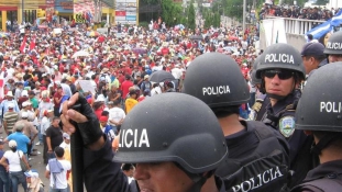 Honduras a polgárháború szélén – videó