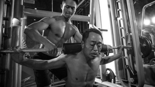 A sportolás ereje: 6 hónap edzés teljesen átalakított egy kínai családot