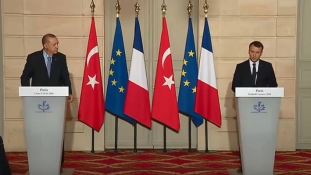 Nem tagságot, hanem partneri viszonyt ajánlott Törökországnak Macron francia elnök