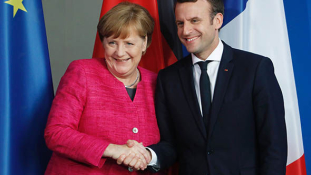 Macron és Merkel közös felhívása – videó