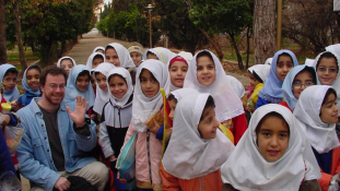Irán: elemi iskolában tilos az angoltanítás