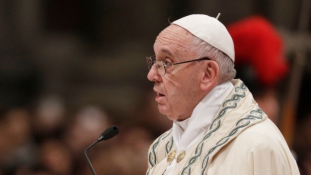 Ferenc pápa: háború, halál és hazugság jellemezte az elmúlt évet