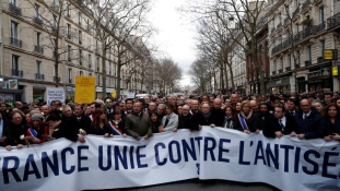 Tüntetés az antiszemitizmus ellen Párizsban