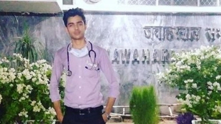 Orvosnak adta ki magát és hónapokig dolgozott egy kórházban egy indiai férfi