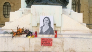 Miért halt meg az oknyomozó újságírónő? Megemlékezés Máltán és Londonban