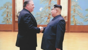 Ki kit csap be? – Újra Phenjanba látogat Pompeo