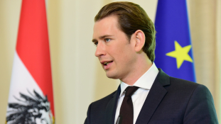Kurz Izraelben: Ausztria sokáig késlekedett a felelősség elismerésével