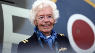 101 évesen elhunyt Mary Ellis, a második világháború utolsó pilótanője