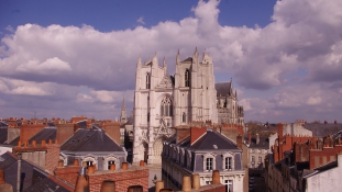 Újabb forró éjszaka Nantes városában – videó