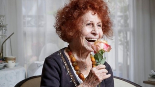 Meghalt az írónő, akinek rokonai a feledést választották Auschwitz után