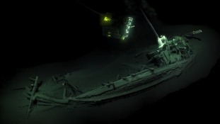 Hatalmas felfedezés: 2400 éves a világ legrégebbi hajóroncsa