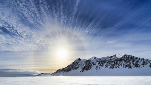 Rekord az Antarktiszon: egyedül szelte át a földrészt egy 33 éves amerikai