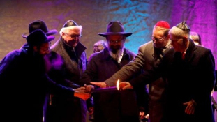 Hanuka – az államfő szerint a zsidó közösség ajándék Németországnak
