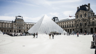 Múzeumrekord: több mint tízmillióan látogattak el tavaly a Louvre-ba Párizsban
