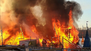 Rémálom a vidámparkban: égig értek a lángok Irkutszkban