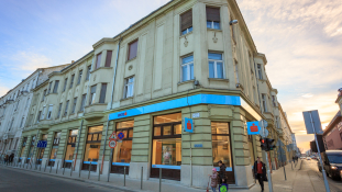 Győrben nyitott megújult bankfiókot az Erste