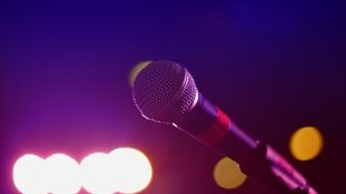 Karaoke újratöltve: a mesterséges intelligenciával eltűnnek a hamis hangok