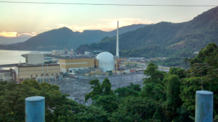 Nukleáris fűtőelemeket szállító konvojra nyitottak tüzet Brazíliában