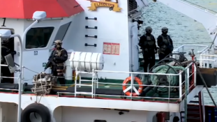Visszafoglalta a máltai hadsereg az eltérített tankert a migránsoktól