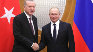 Erdogan dacol Amerikával: újabb orosz rakétavédelmi rendszert akar vásárolni