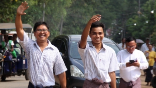 Amnesztiával szabadult a Reuters újságírópárosa Mianmarban