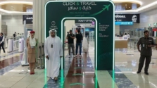 DUBAJBAN MÁR MOBILTELEFONON IS INTÉZIK AZ ÚTLEVÉL-ELLENŐRZÉST
